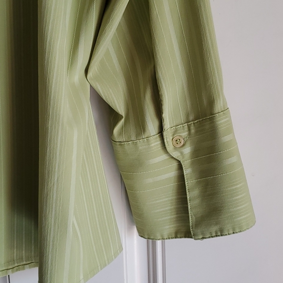 💙 Maggie Barnes button-down blouse. Size 1X - Picture 4 of 7